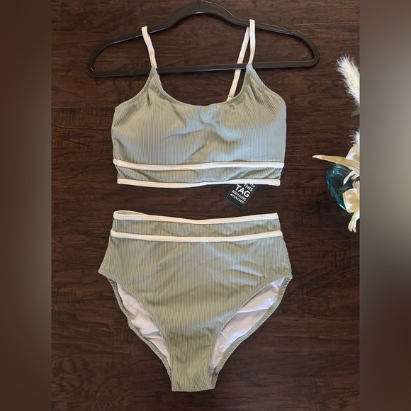 Green Ribbed Bikini Set - Picture 4 of 7